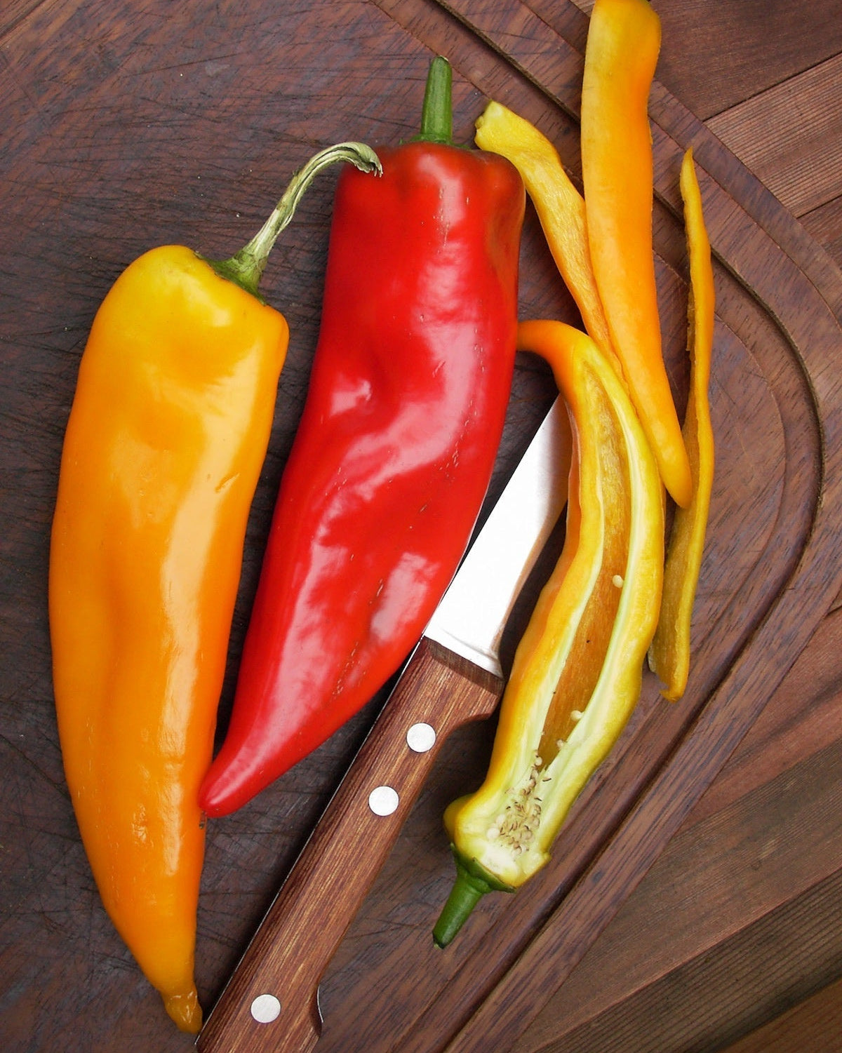 Italian Roasting Peppers - Corno di Toro Mix
